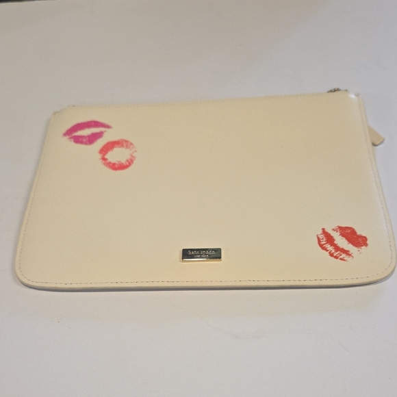 Kate Spade Merrion Square with Pink Lip Print - Picture 1 of 9
